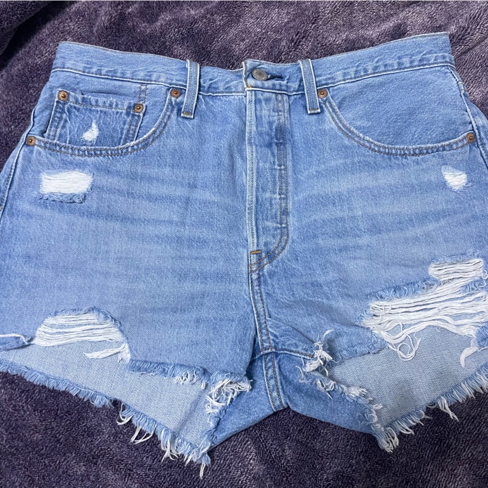 Levi’s 501 blue light wash denim cutoff shorts NWOT - Picture 4 of 8